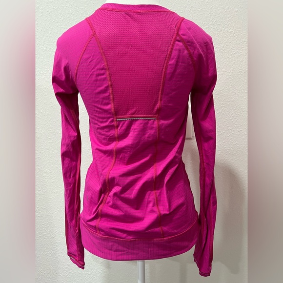 LULULEMON Run For Gold Long Sleeve EUC - Picture 6 of 12